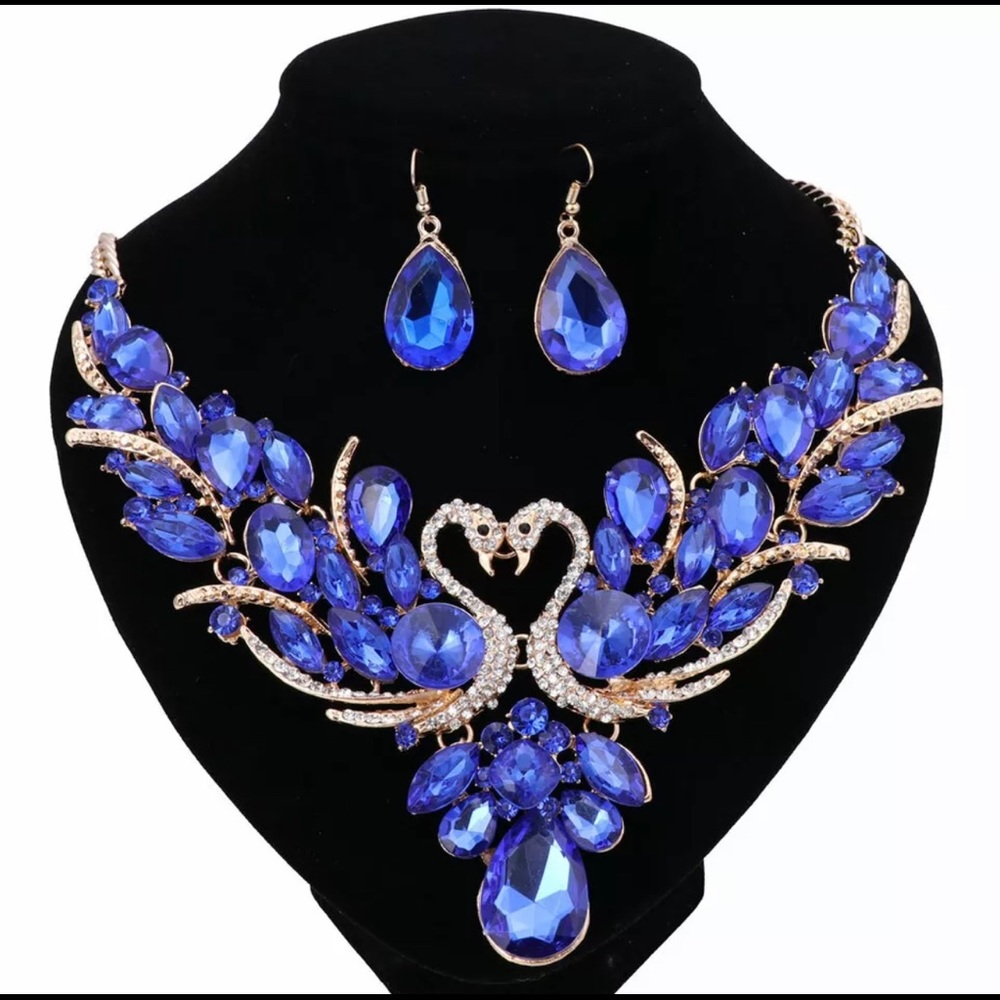 Lovely Rhinestone Neckless Set